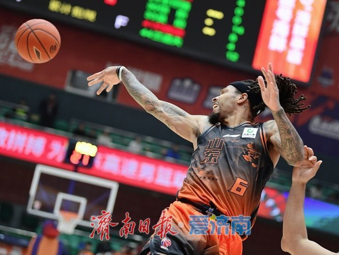 山东男篮惨败浙江稠州银行 双外援强势主导胜负