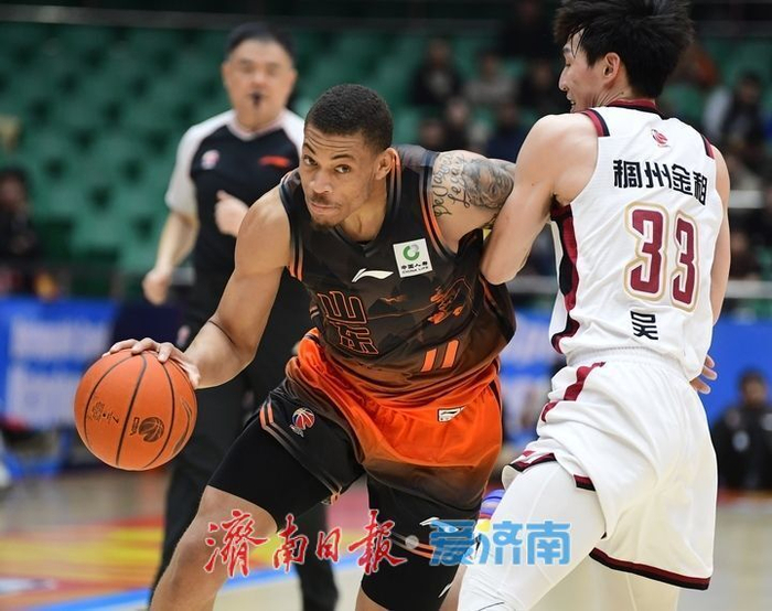 山东男篮惨败浙江稠州银行 双外援强势主导胜负