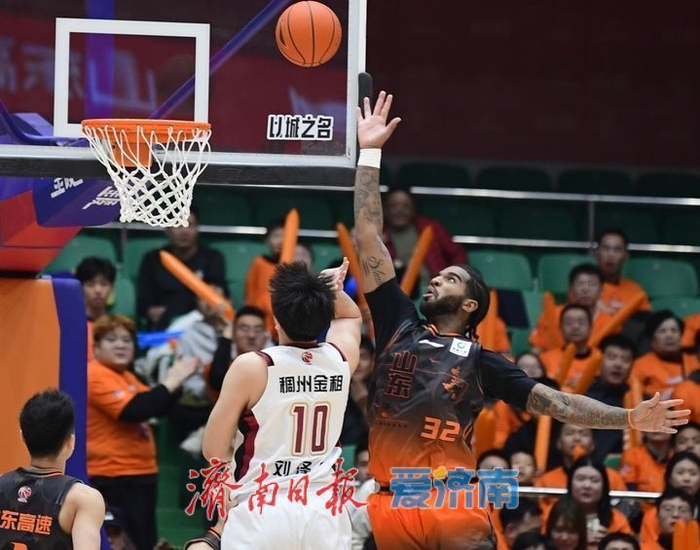 山东男篮惨败浙江稠州银行 双外援强势主导胜负
