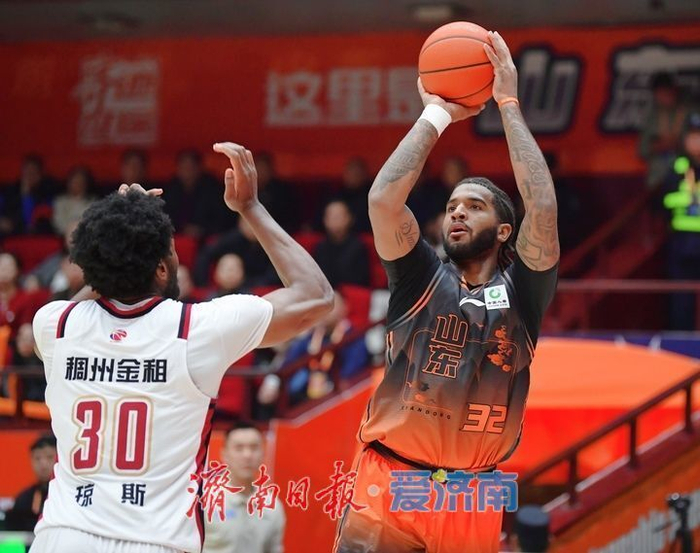 山东男篮惨败浙江稠州银行 双外援强势主导胜负