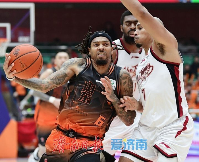 山东男篮惨败浙江稠州银行 双外援强势主导胜负