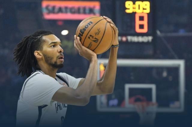 活塞年轻力量碾压篮网，主场138-100大胜