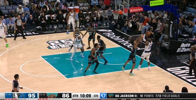 米德尔顿替补轰35+创四年来新高 独行侠客场力克