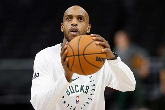 米德尔顿替补轰35+创四年来新高 独行侠客场力克