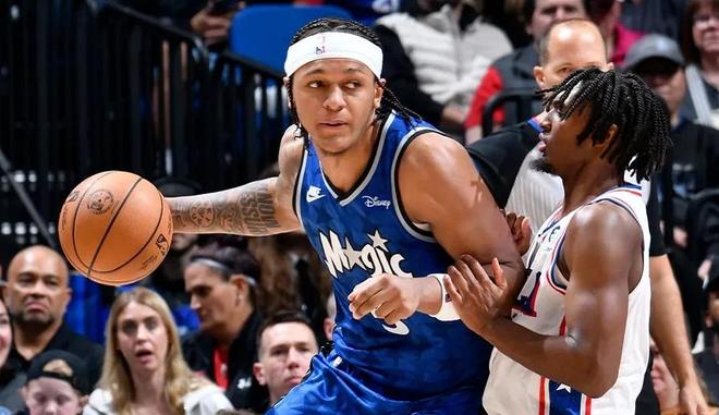 76人逆转魔术晋级季后赛 马克西砍31分成头号功臣