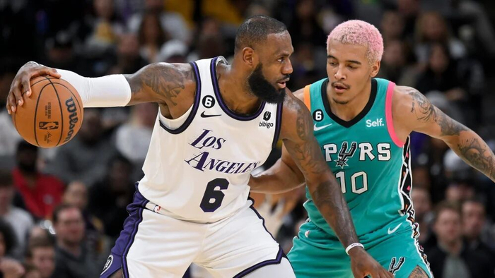 41岁詹姆斯遭勇士骑士底薪报价，价值何在？