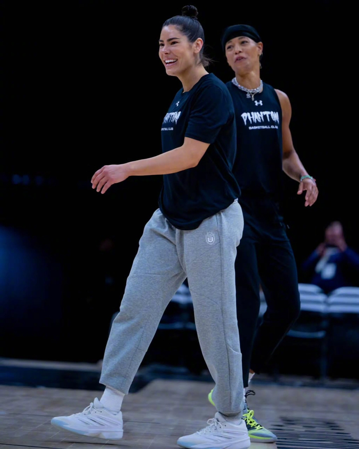 WNBA球星凯尔西-普拉姆正式告别UA品牌